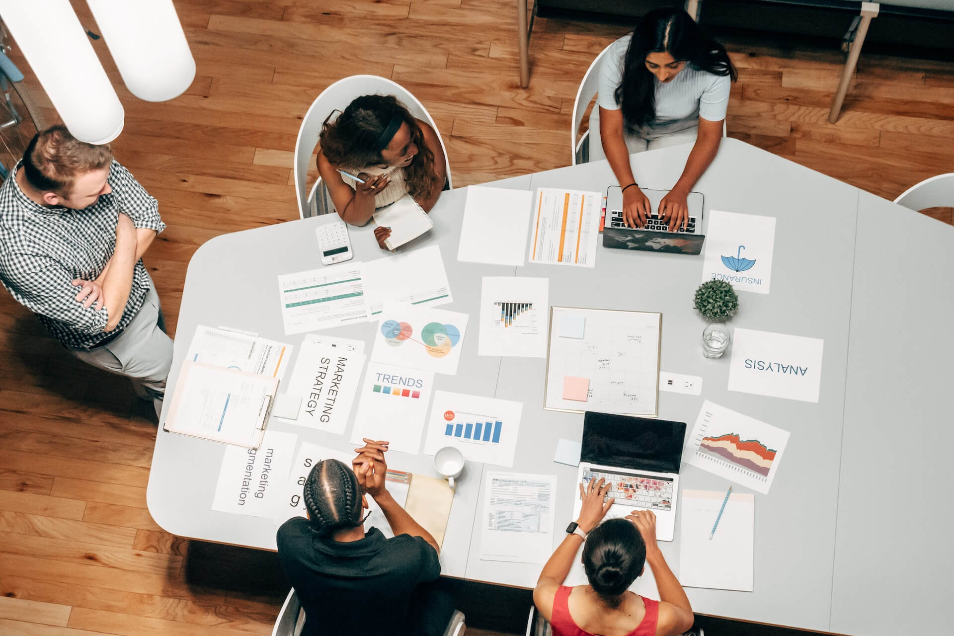 Explorando los canales de adquisición de usuarios más efectivos para startups